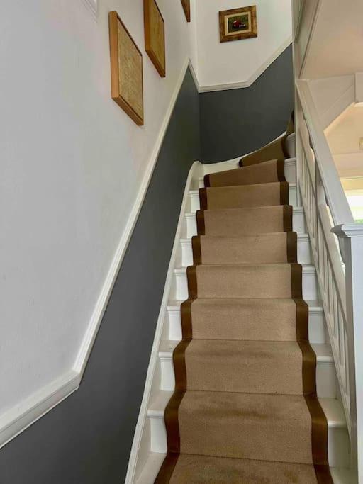 Villa Luxury 4 Bedroom House In Featured On Tv London