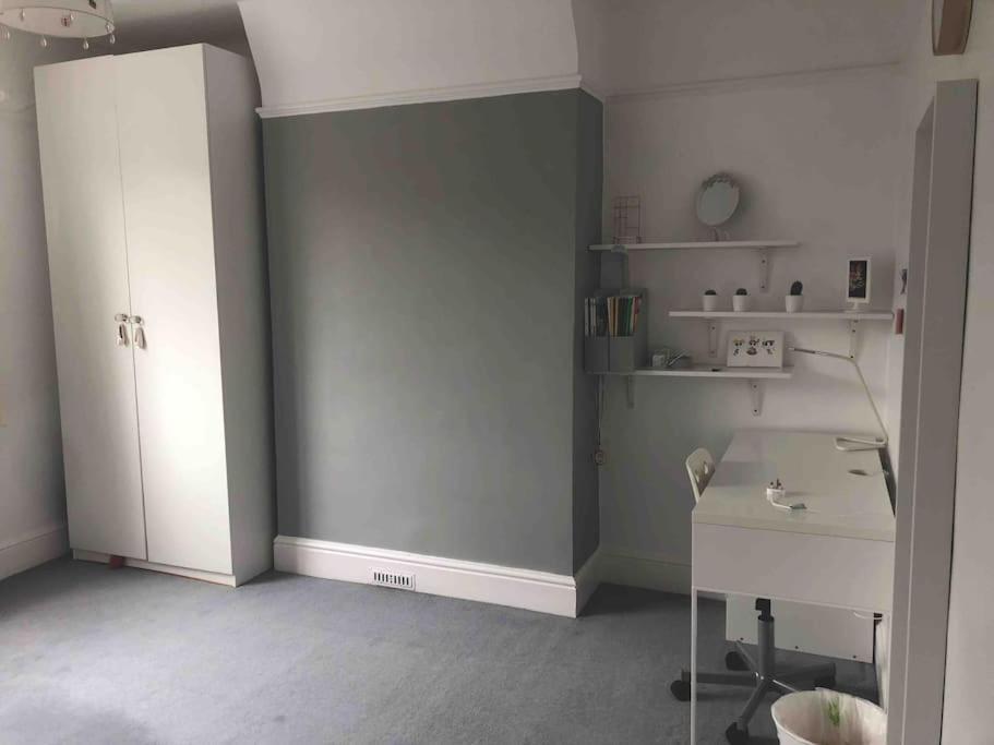 Luxury 4 Bedroom House In Featured On Tv * London