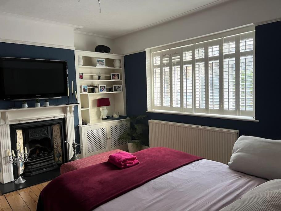 Luxury 4 Bedroom House In Featured On Tv Villa London