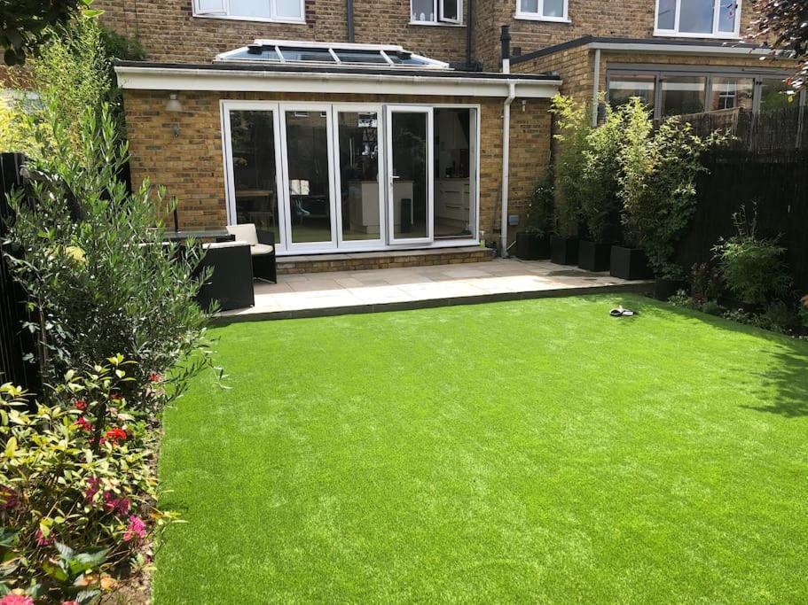 Luxury 4 Bedroom House In Featured On Tv * London