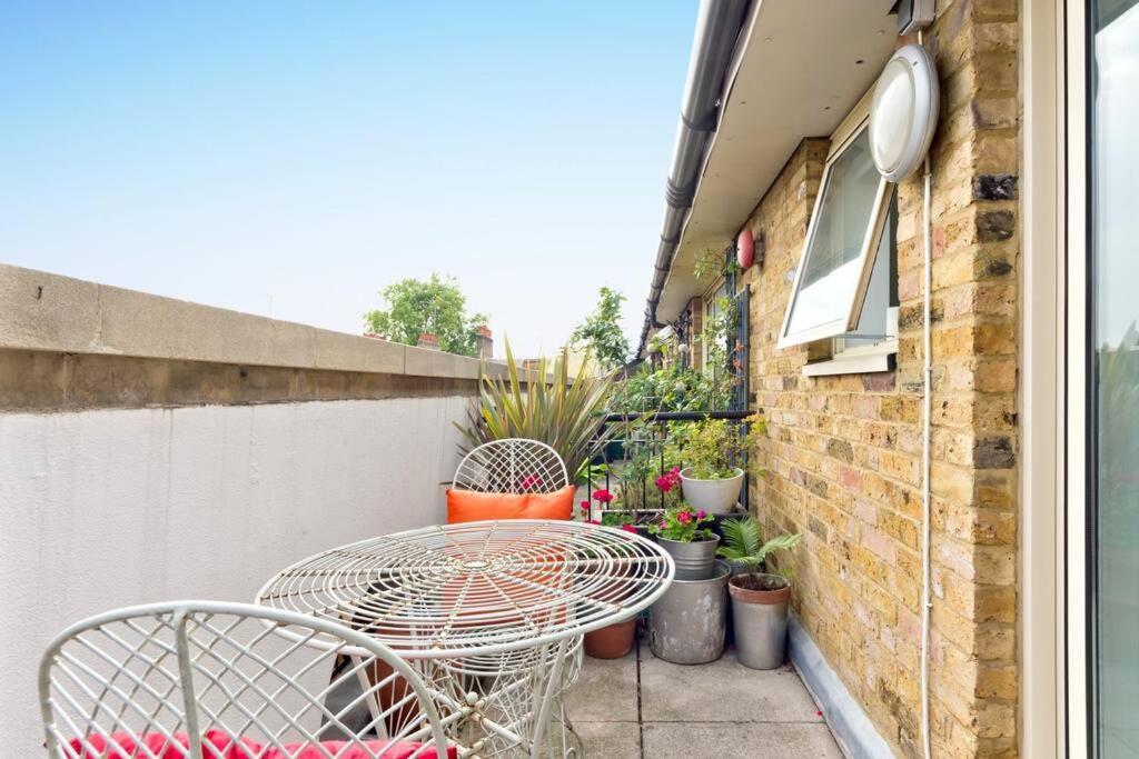 Zone 1! 2 Bed Duplex Apartment! Apartamento