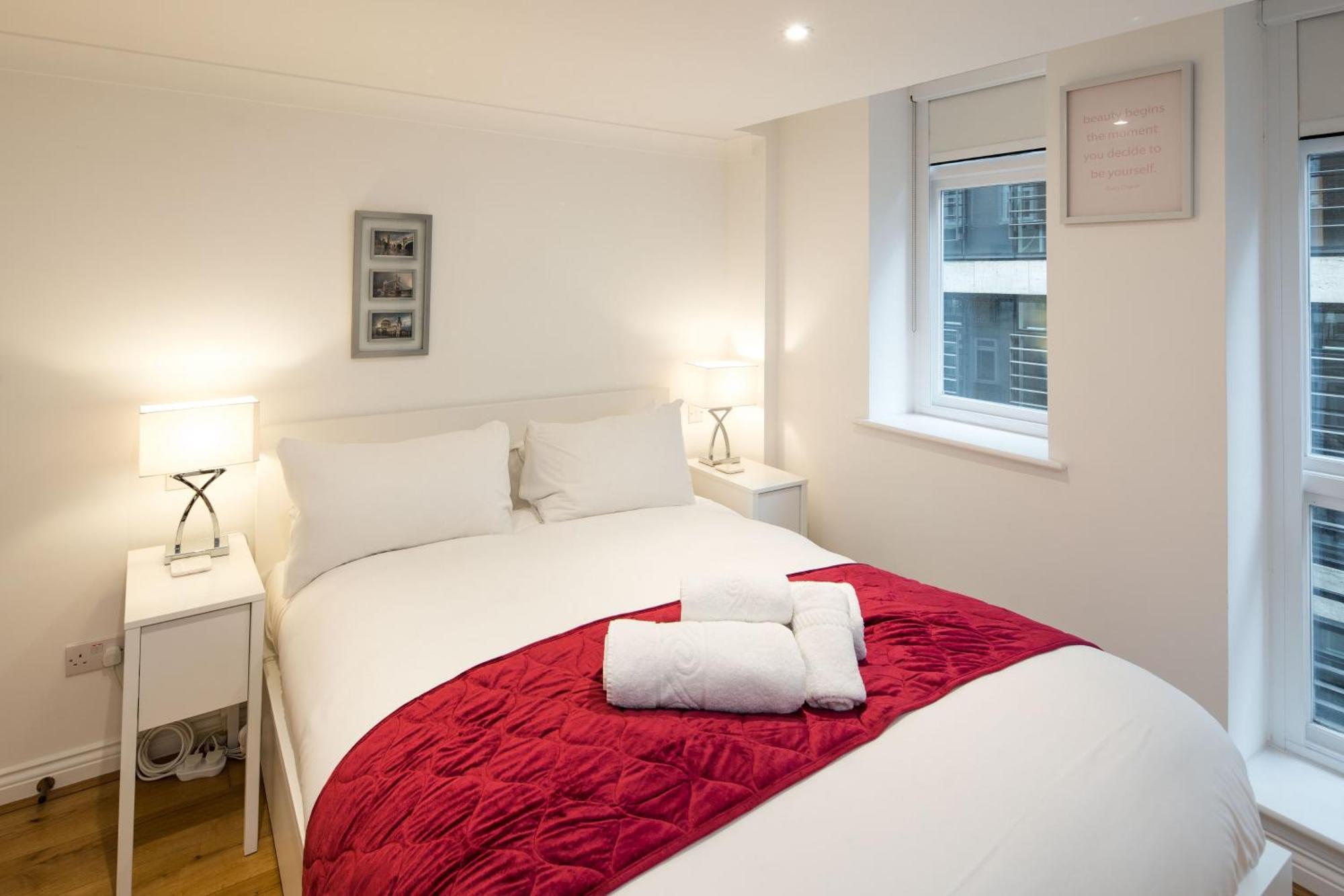 1bd Modern Oasis: Near Attractions Leilighet
