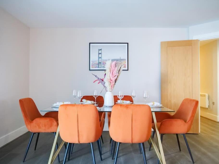 Apartment Stunning Riverside *
