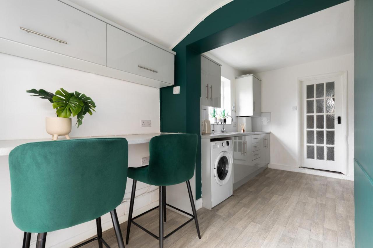 Perry Place - Forest Hill- 3 Bed House