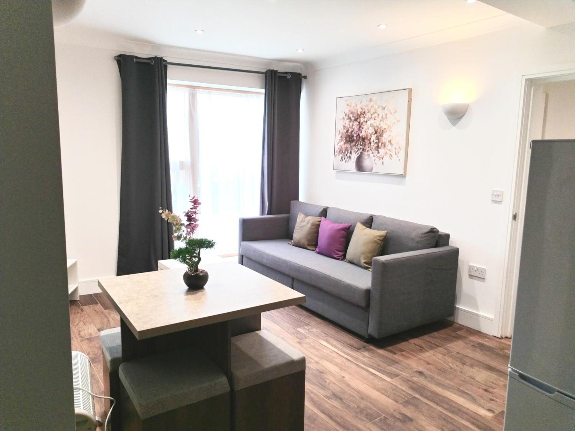 Luxury Near Centre, Near Train Station, E1 * Londen