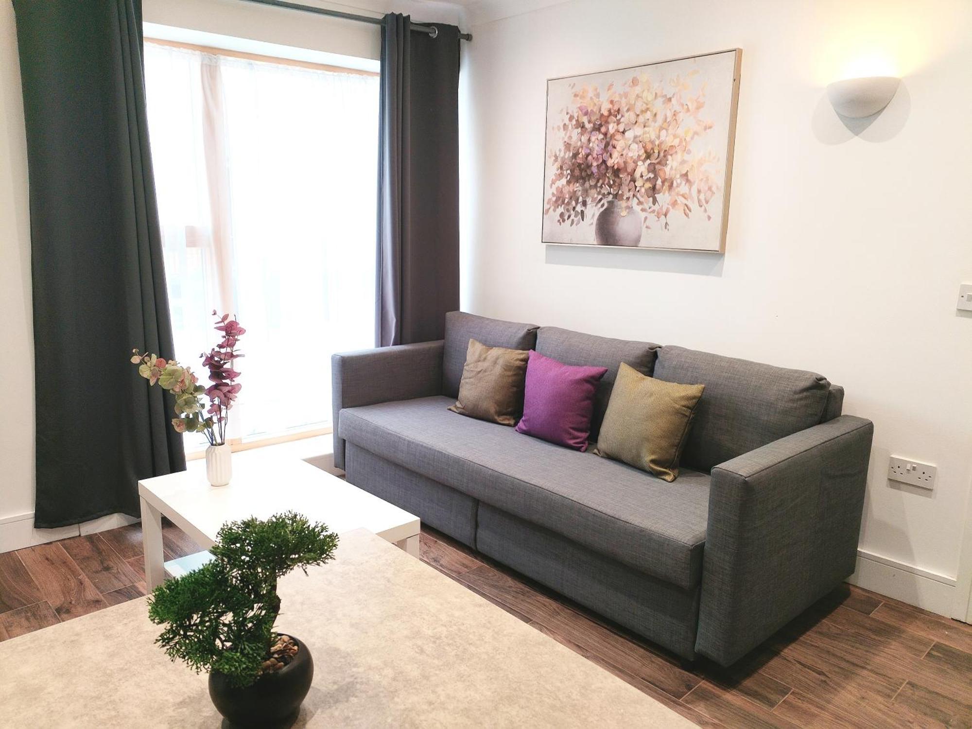 Appartement Luxury Near Centre, Near Train Station, E1 *