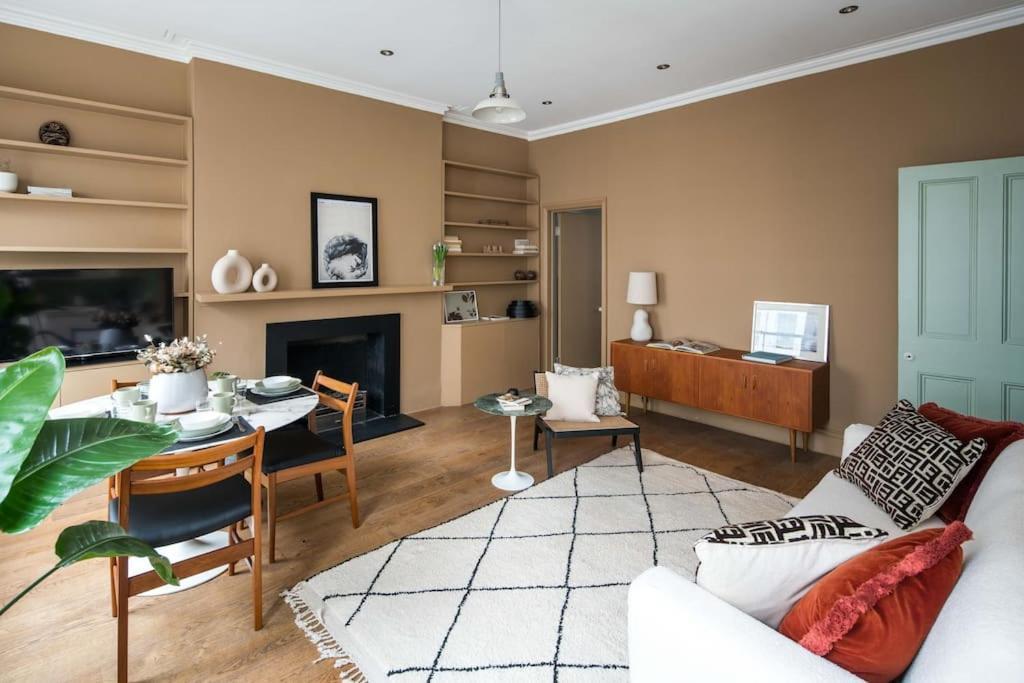 Westbourne Gardens Apartment