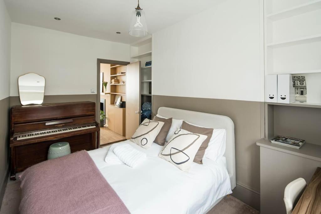 Apartment Westbourne Gardens