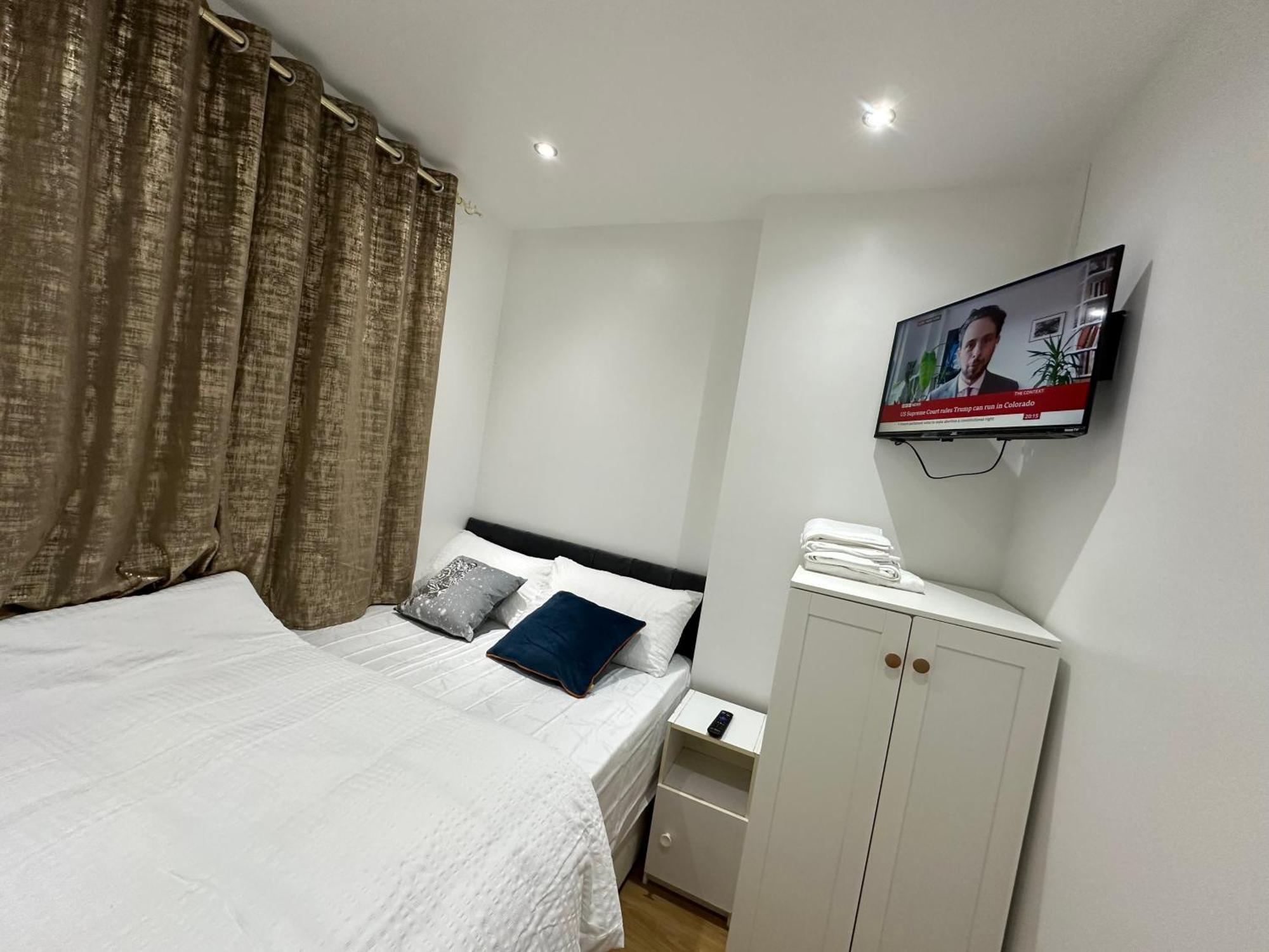 Gasthuis Smart Cosy/small Double In Oakridge Road Bromley *
