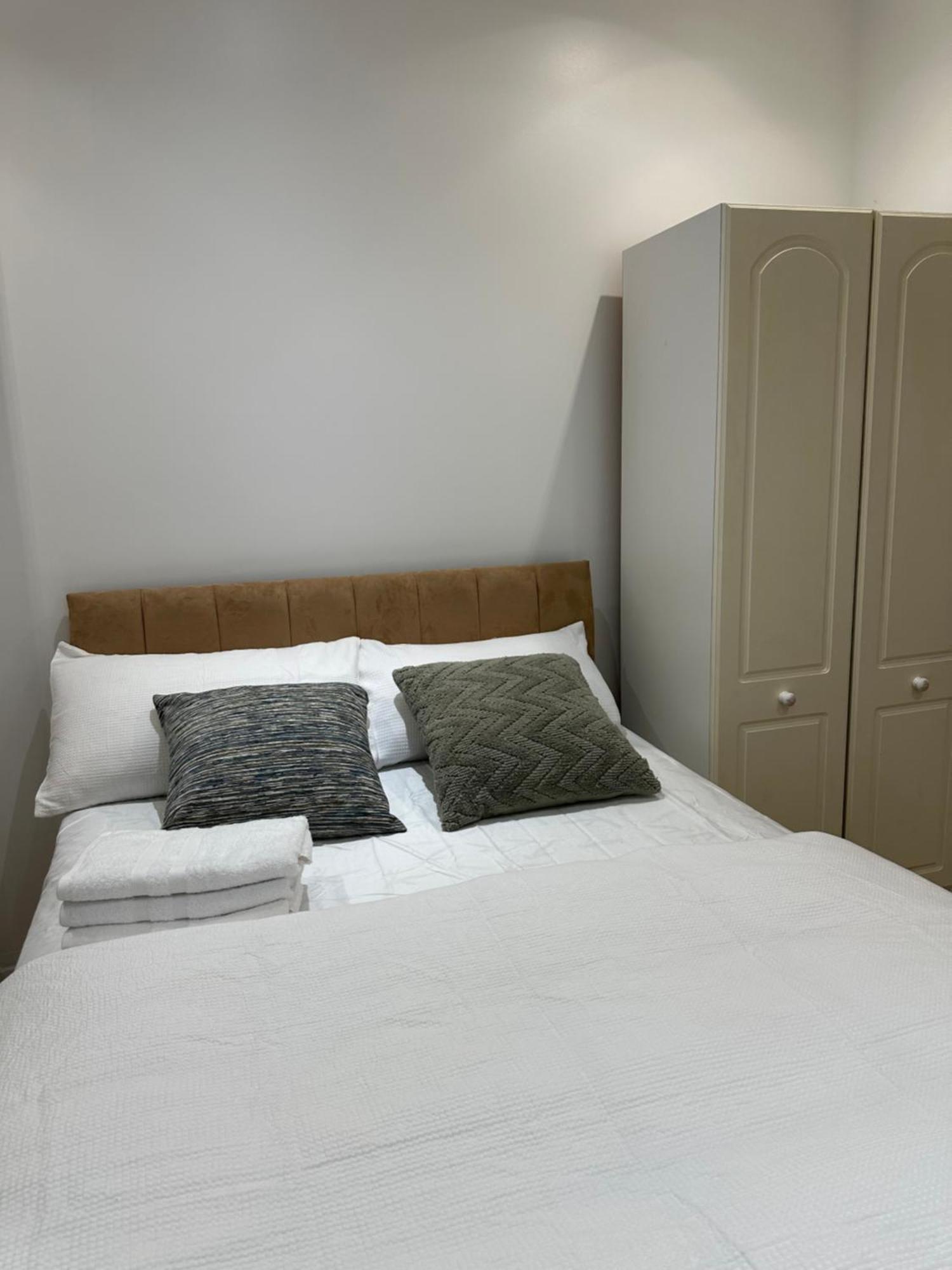 Smart Cosy/small Double In Oakridge Road Bromley Gasthuis *