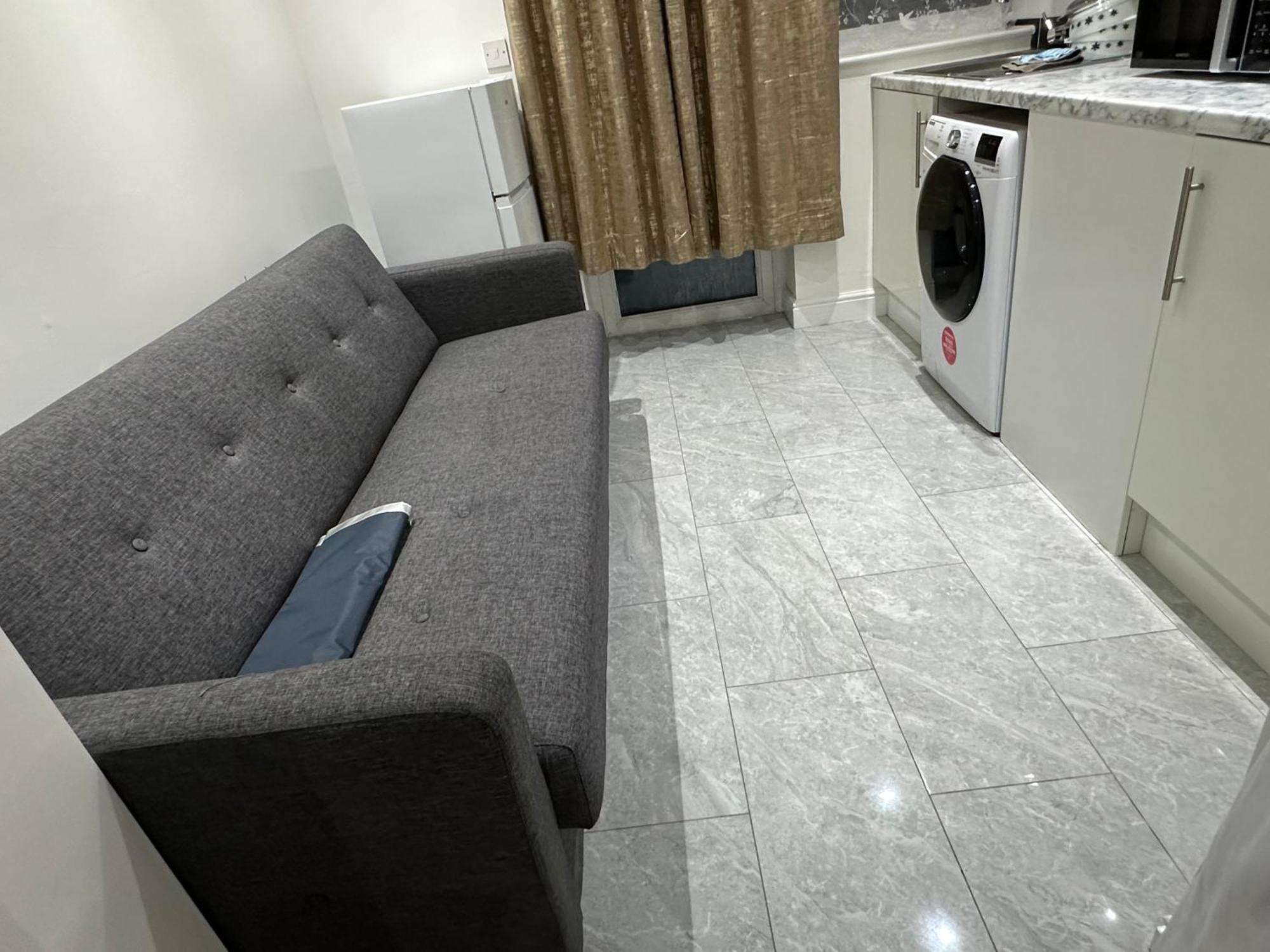 Smart Cosy/small Double In Oakridge Road Bromley * Londen