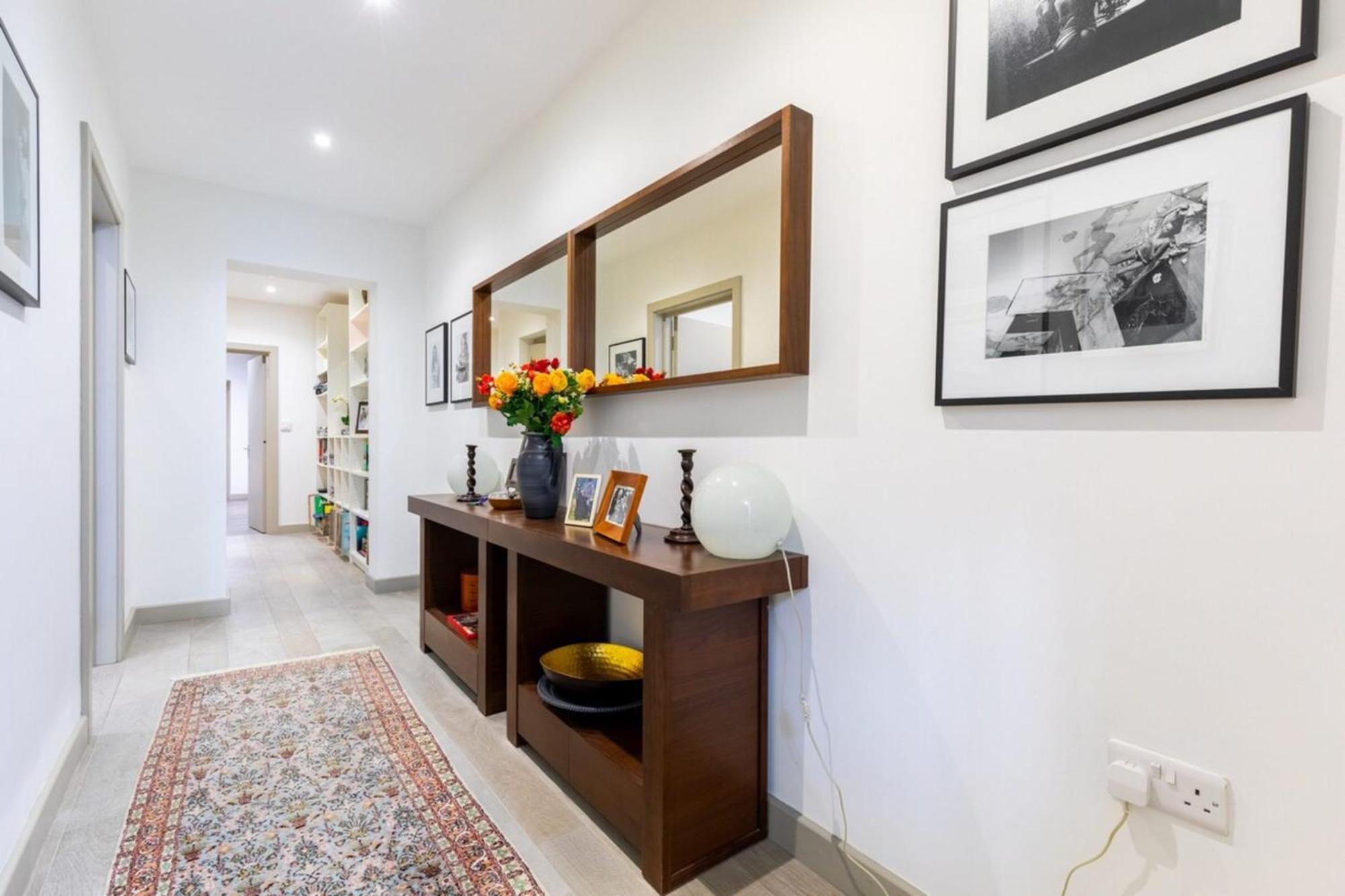 Elegant 2bd Flat 5 Mins To Kensington Gardens! Apartment