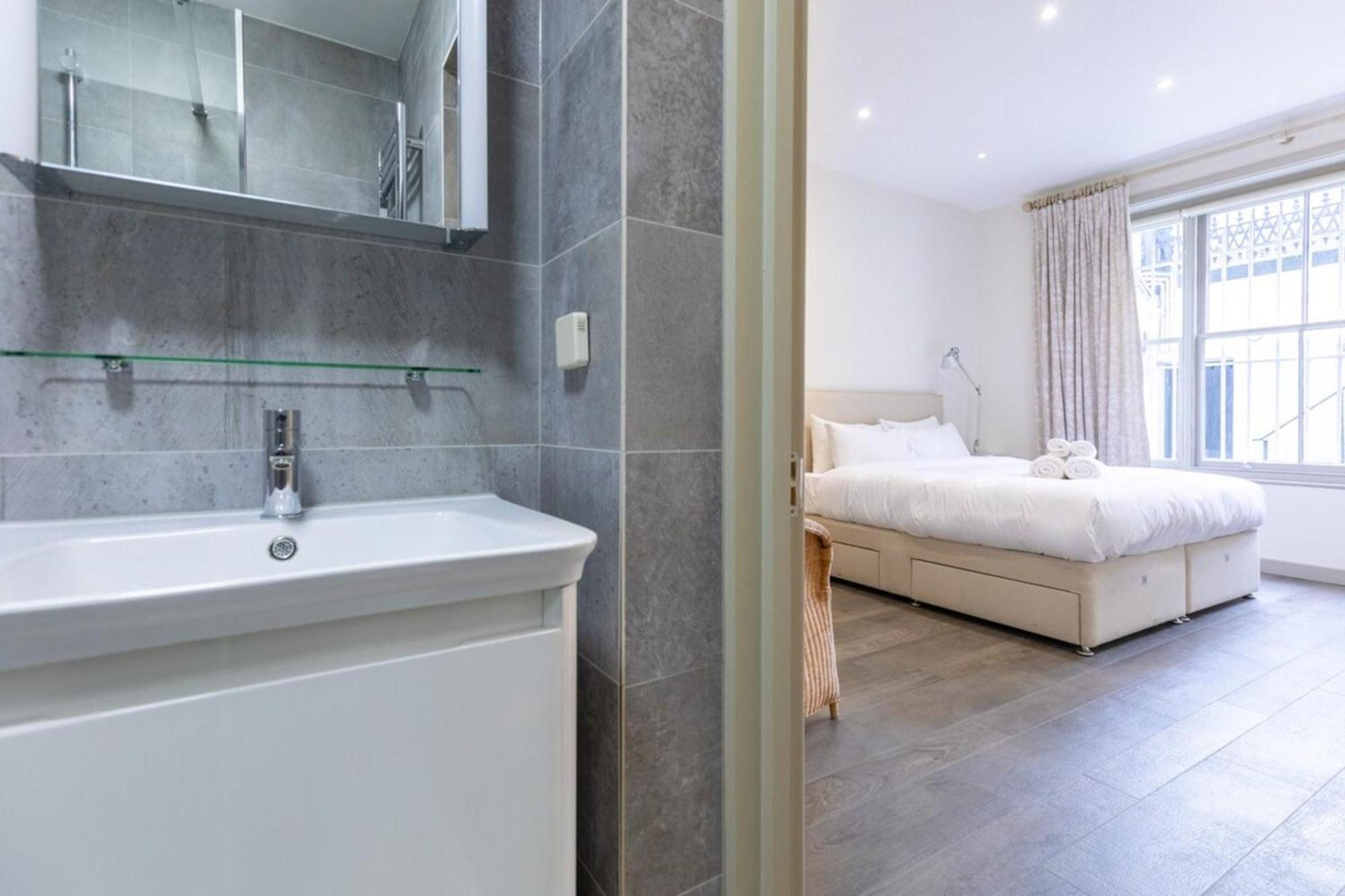 Elegant 2bd Flat 5 Mins To Kensington Gardens!
