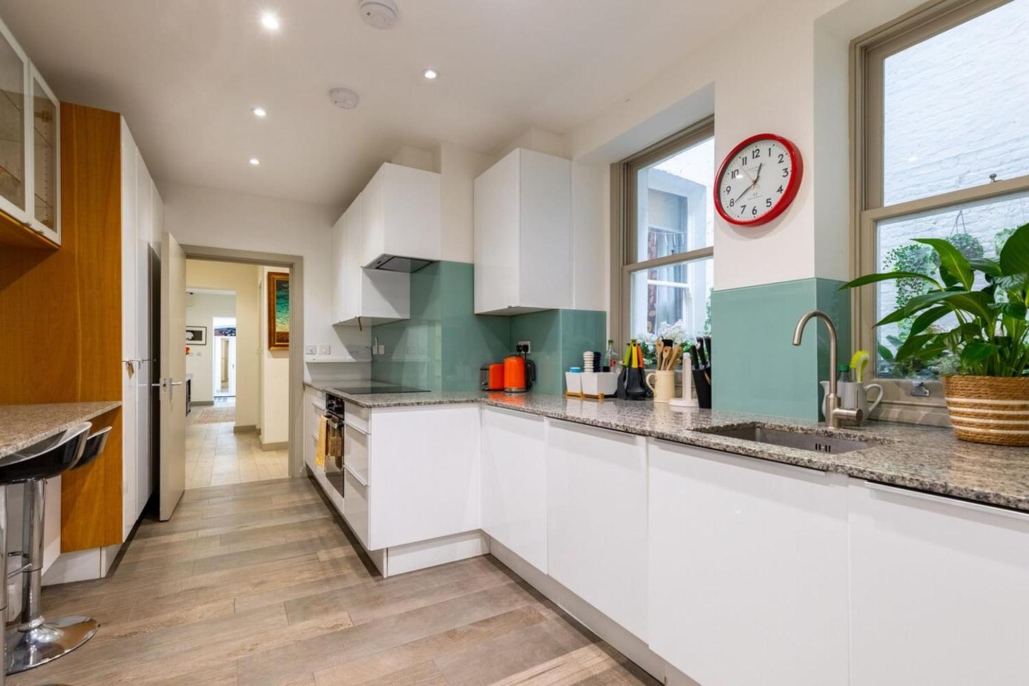 Elegant 2bd Flat 5 Mins To Kensington Gardens!
