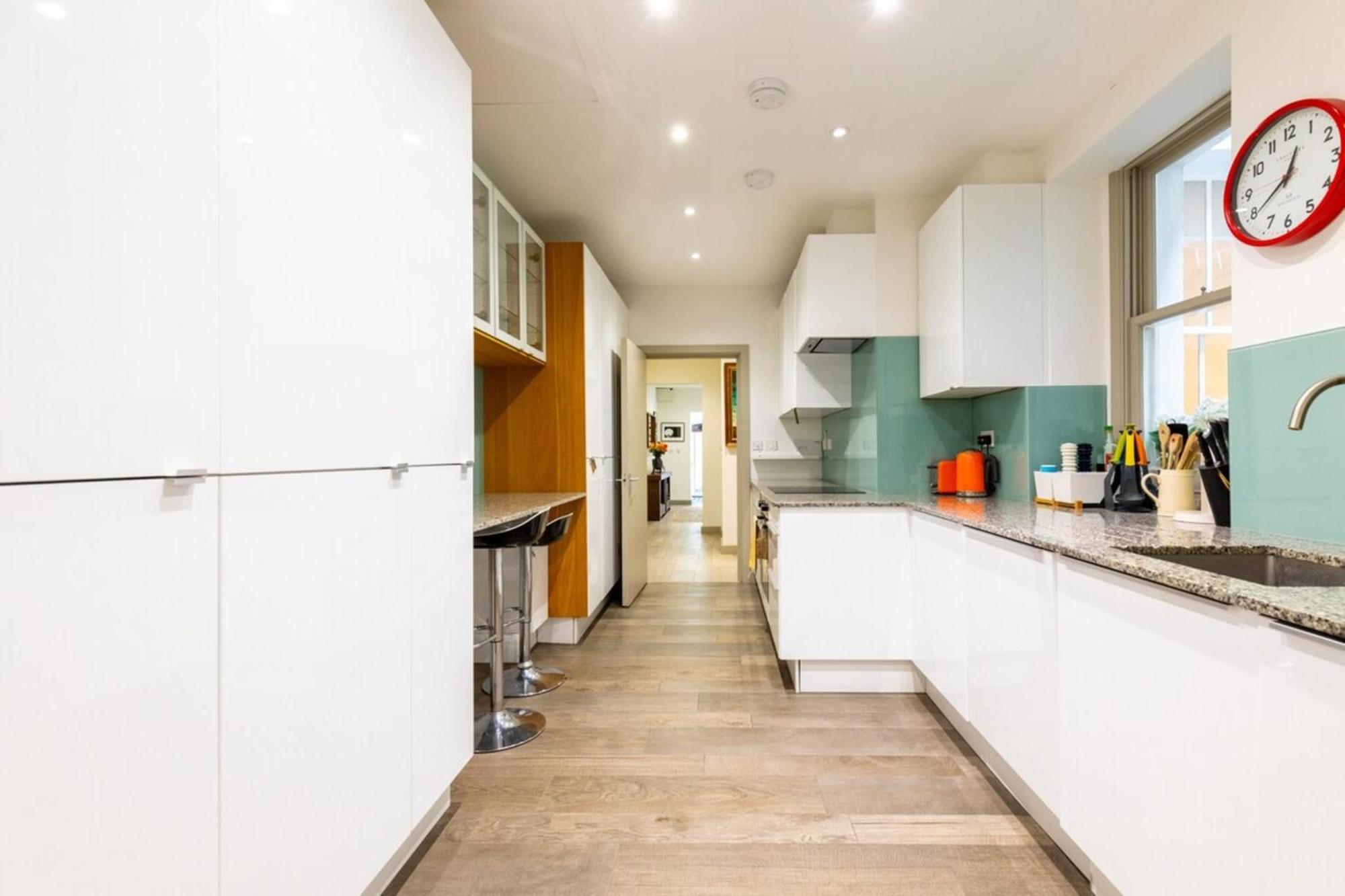 Elegant 2bd Flat 5 Mins To Kensington Gardens! * London