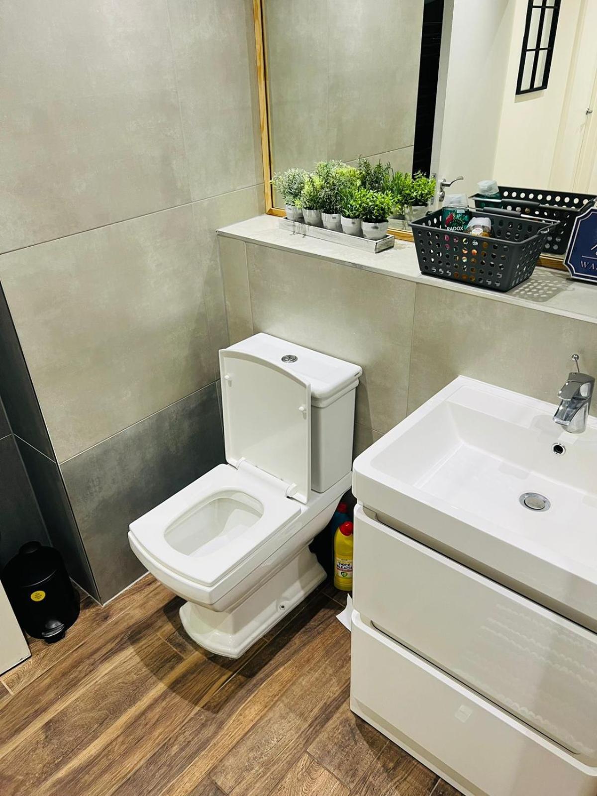 Luxury Near Centre, Near Train Station, E1 * Londen
