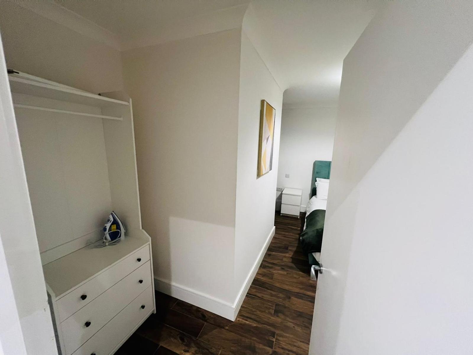 Appartement Luxury Near Centre, Near Train Station, E1 *