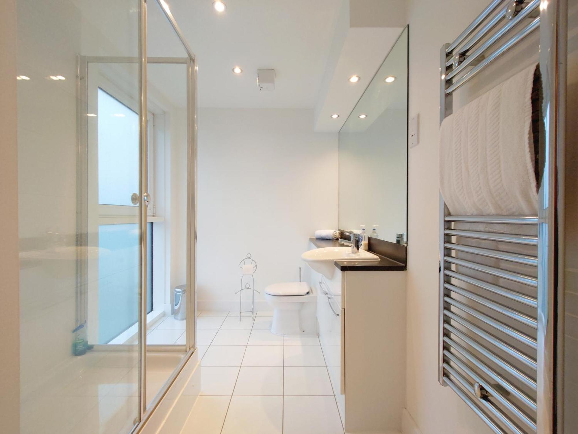 Apartment Excel - Three Bed Serviced London