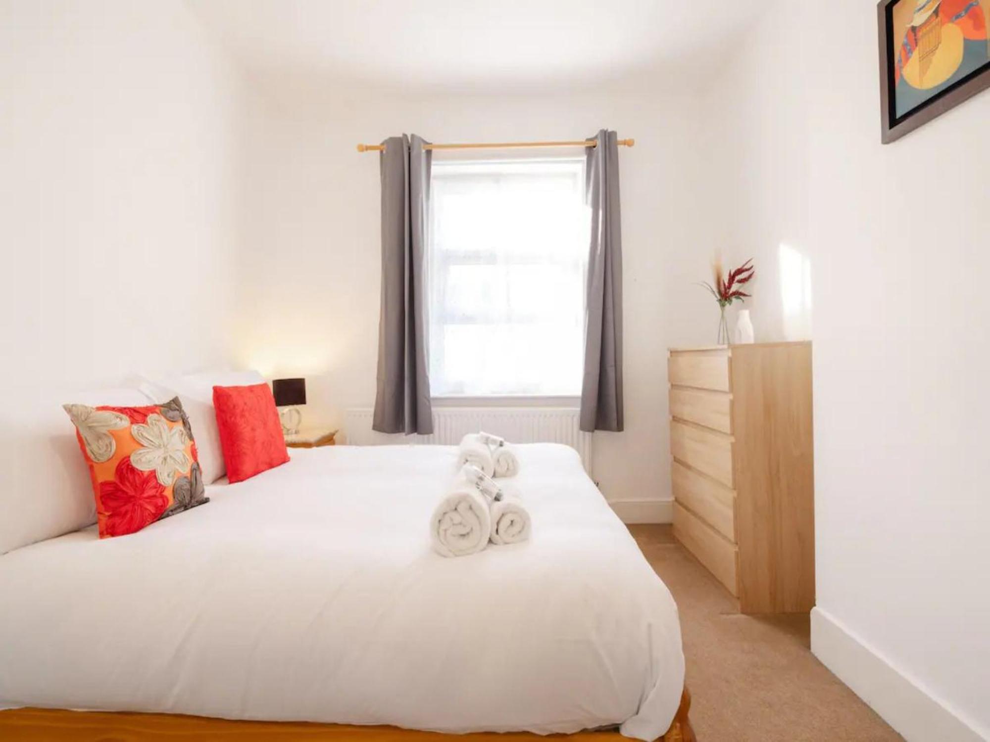 Apartment Pass The Keys Spacious 3 Bed Flat Near Kings Cross And Camden *