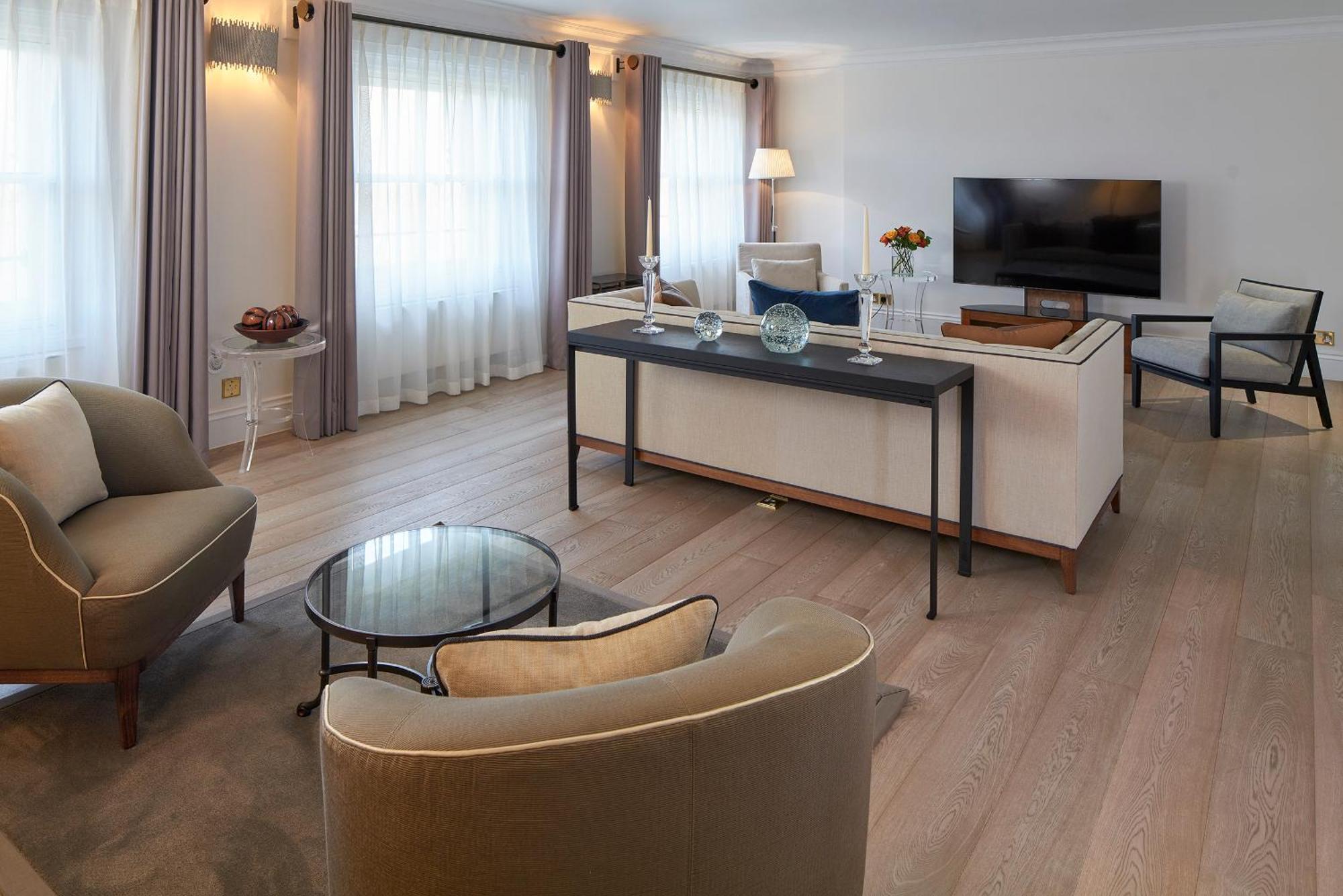 Cheval Hyde Park Gate Apartment