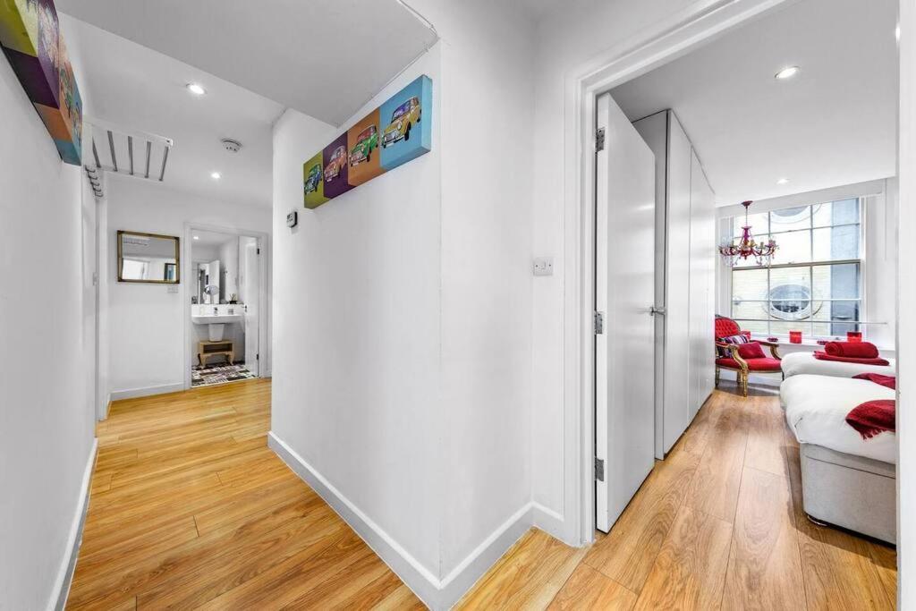 Appartement 3 Bedroom In Haymarket Sleep 10 Hy2 Londen