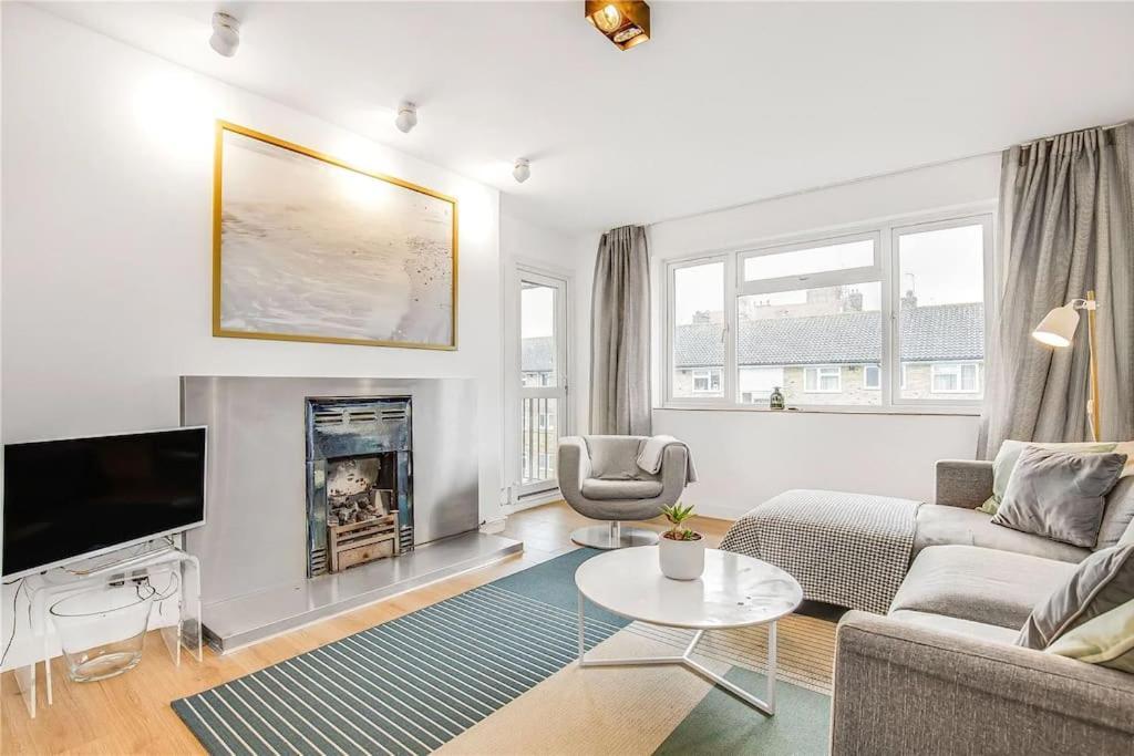 2 Bed Bright Flat In Fulham Leilighet