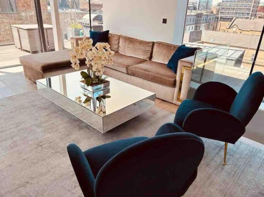 Apartment 3 Bed 2 Bath Penthouse Hoxton Square With Terrace *