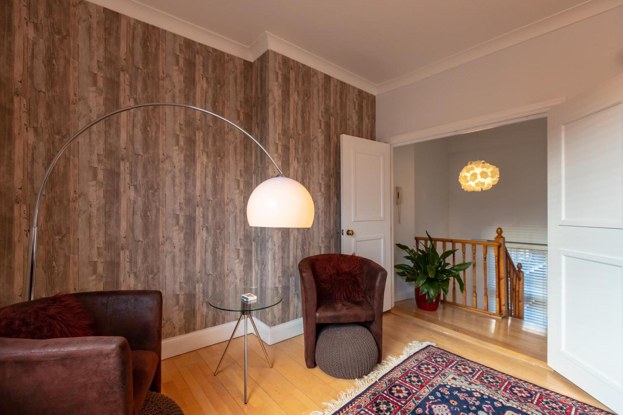 The Zenscape - Chic 2 Bedroom In Covent Garden L Sleeps 6 With Sofa Bed L Prime Location Free Wifi L Perfect For Business & Leisure Travelers L 15percent Off Weekly & 20percent Off Monthly Stays! Apartment London