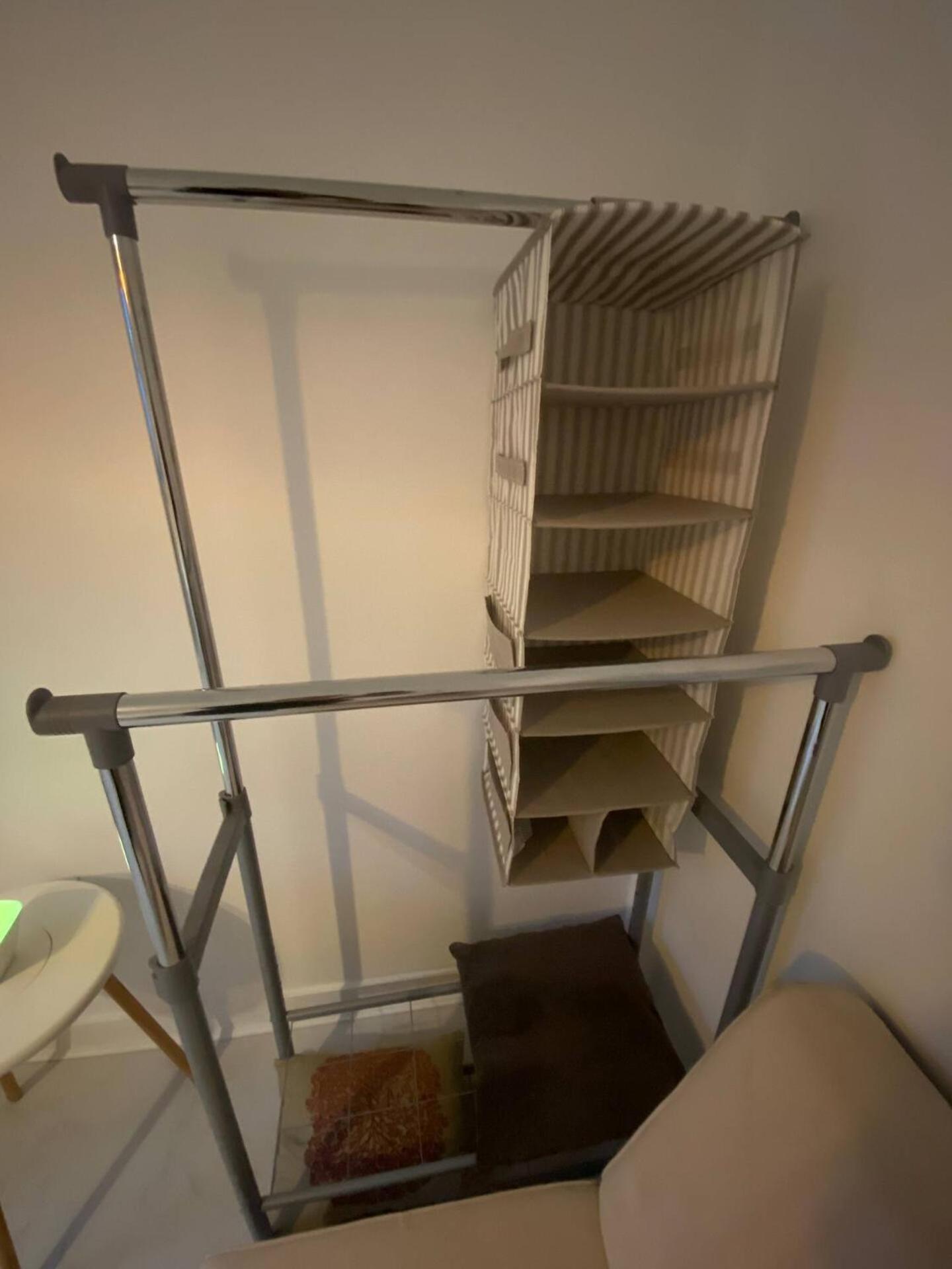 Homestay Xl Bright Room+parking+fridge+micro - 20min Bridge - 3 Min Walk To Train/bus Station London