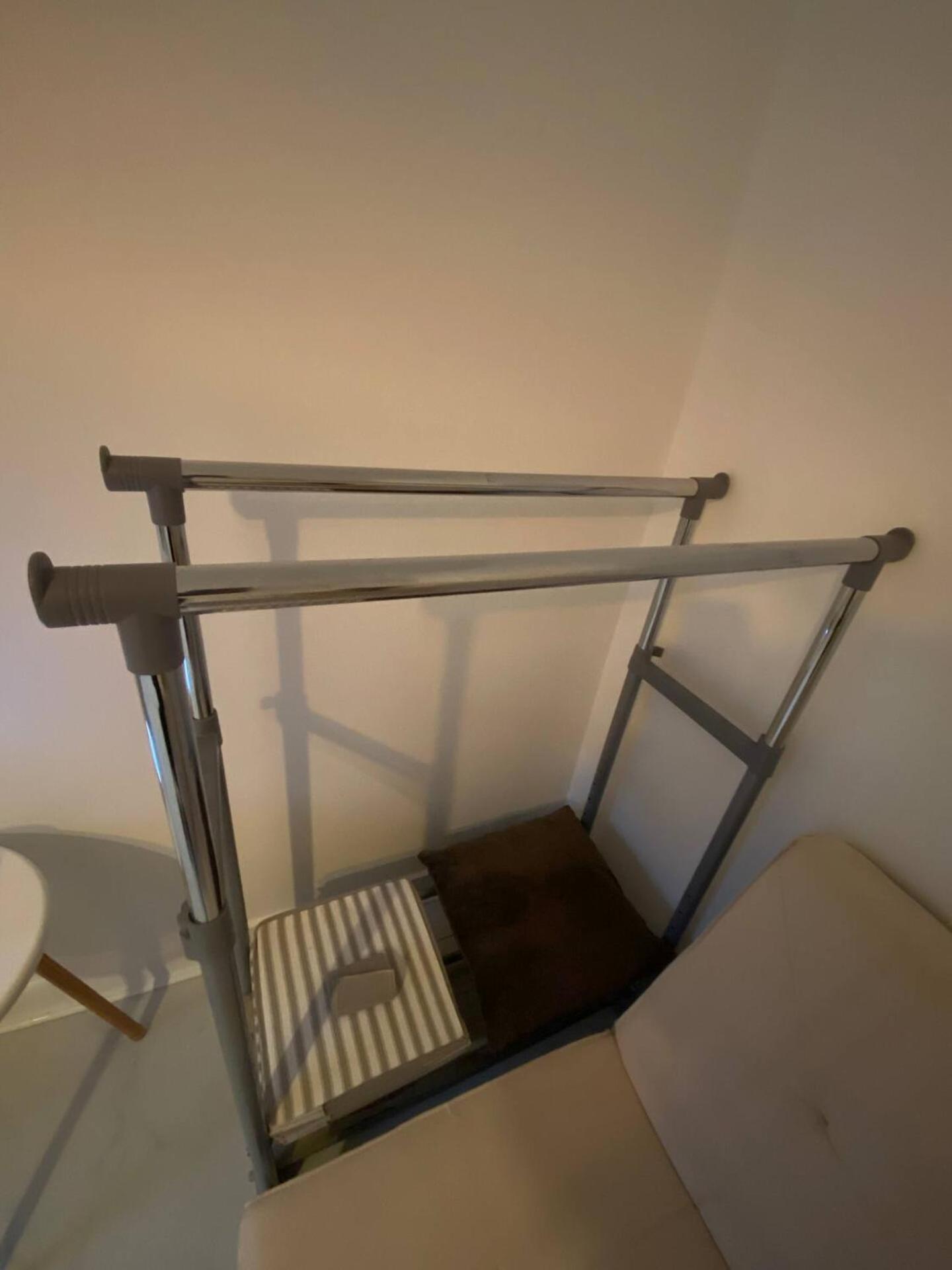 Homestay Xl Bright Room+parking+fridge+micro - 20min Bridge - 3 Min Walk To Train/bus Station London