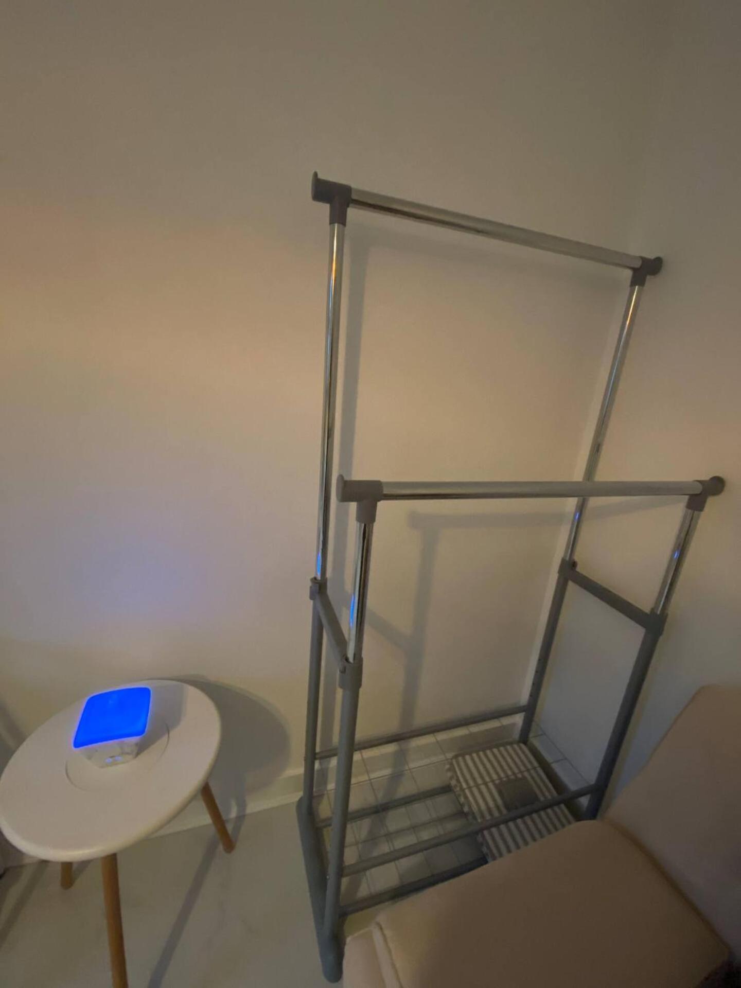 Xl Bright Room+parking+fridge+micro - 20min Bridge - 3 Min Walk To Train/bus Station London
