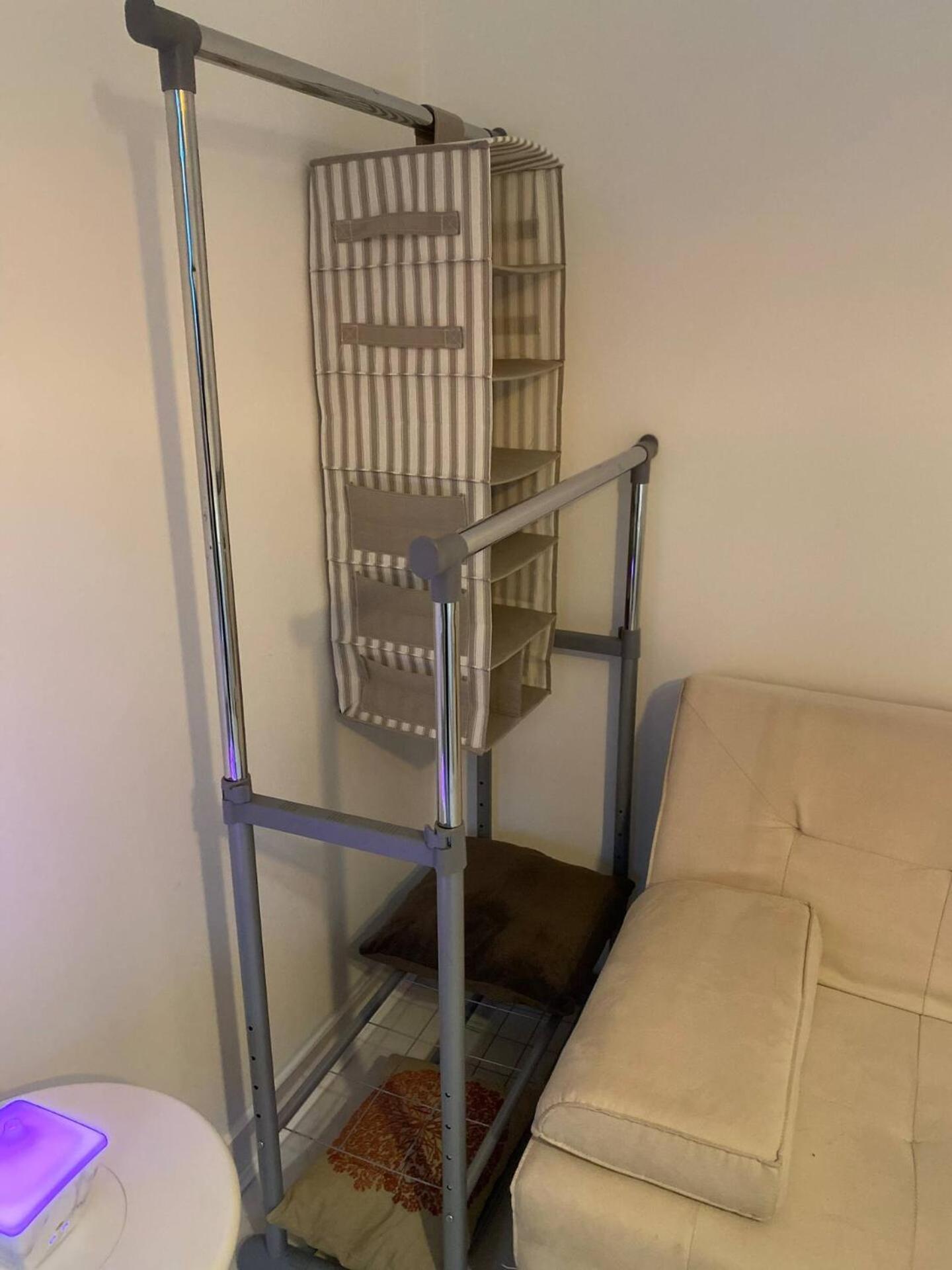 Homestay Xl Bright Room+parking+fridge+micro - 20min Bridge - 3 Min Walk To Train/bus Station London