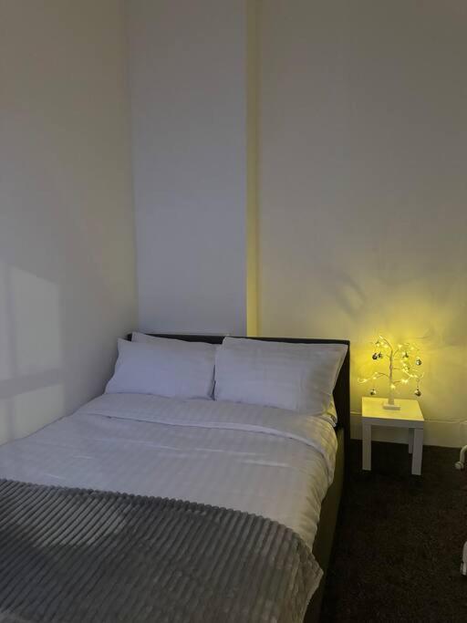 4 Bedroom Entire Flat, Kings Cross Road Apartamento *