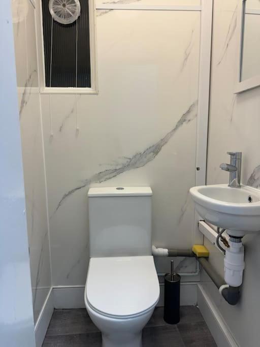 4 Bedroom Entire Flat, Kings Cross Road Apartamento