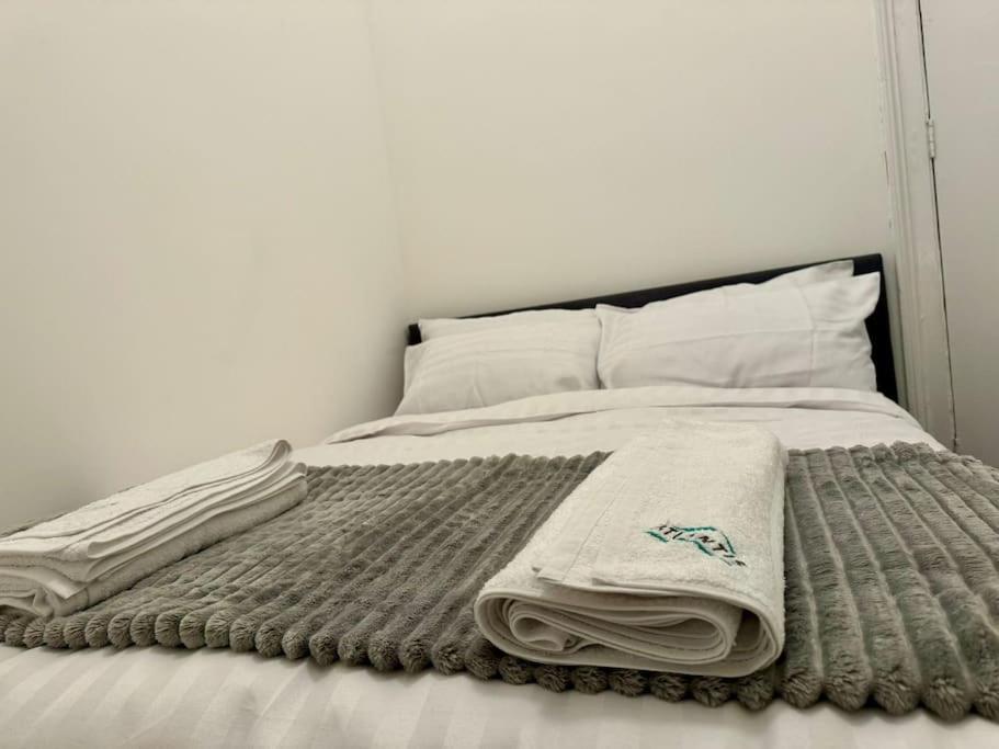 Apartamento 4 Bedroom Entire Flat, Kings Cross Road Londres