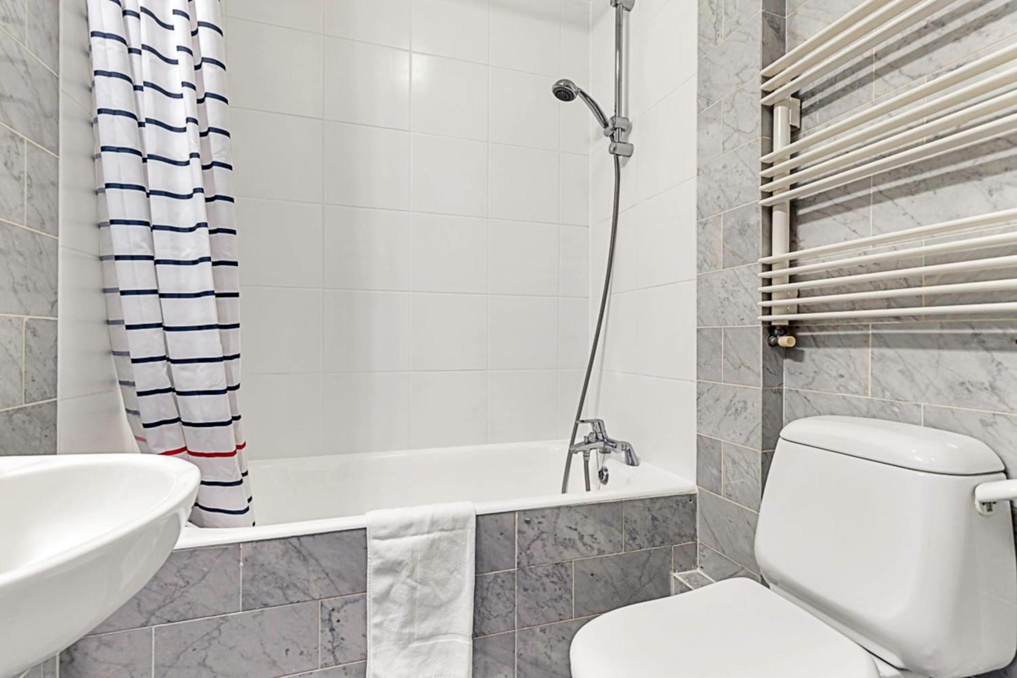 A One-bedroom Situated In * Londen