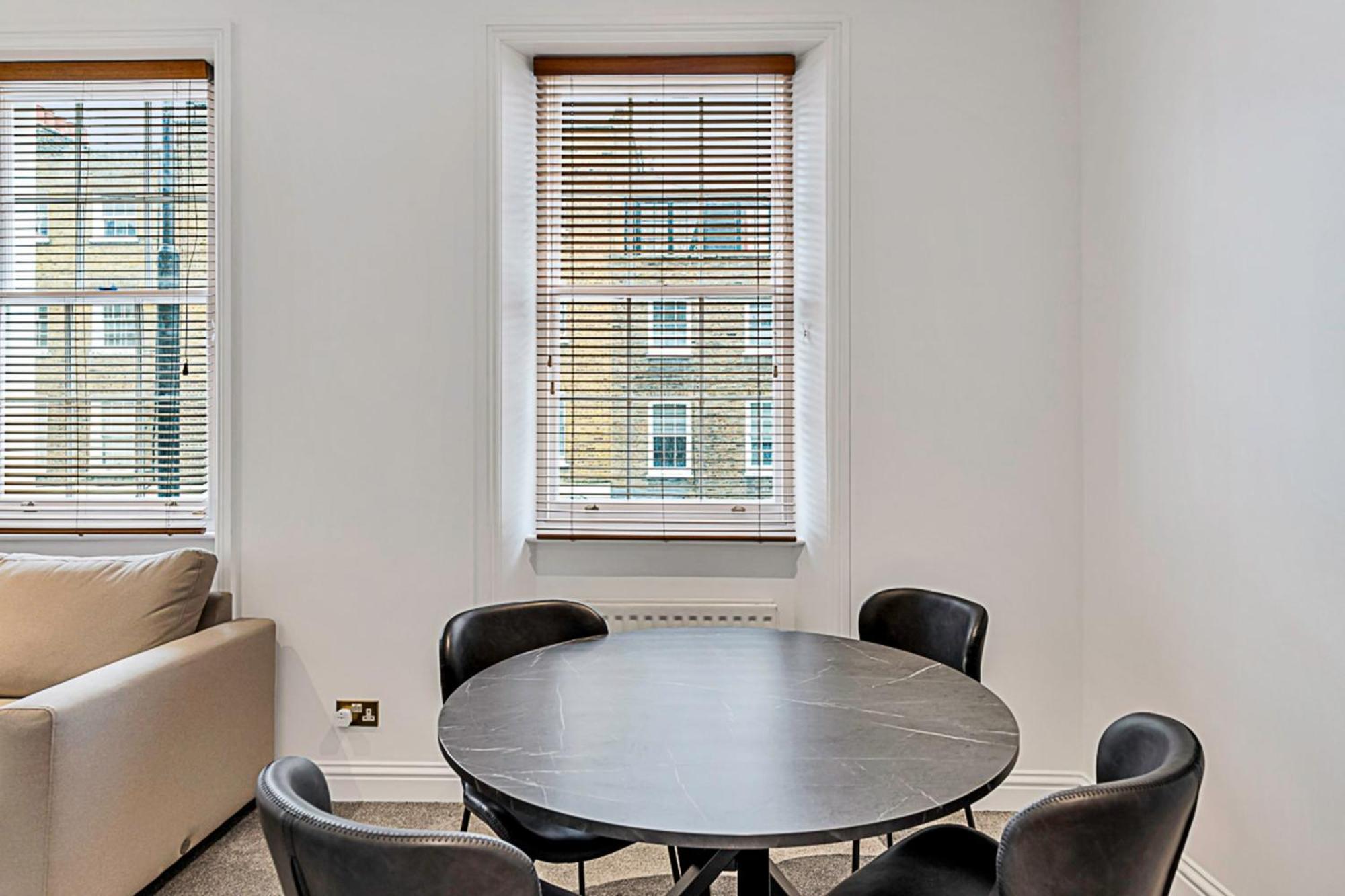 A One-bedroom Situated In Appartement *