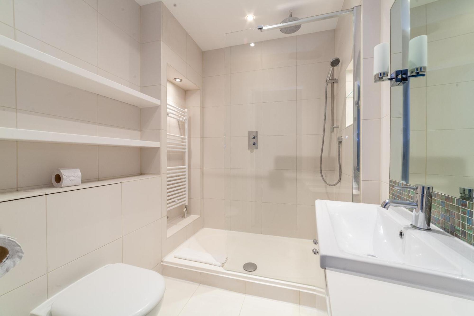 Leilighet Elegance & Chic Design - 2-bedroom Haven