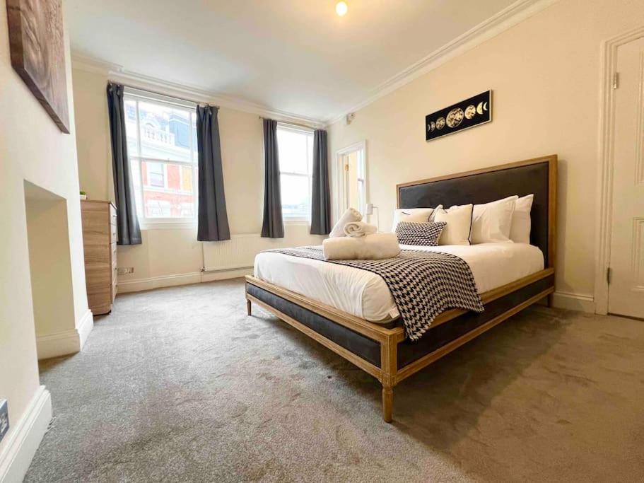 4 Bed Apartment- Archway Station Londen