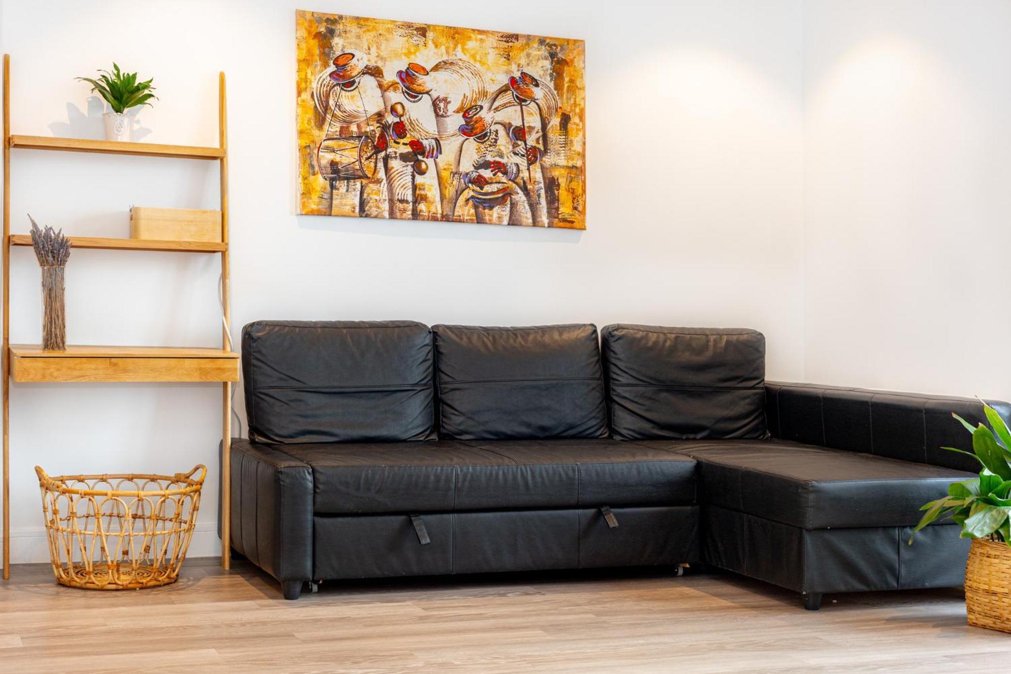 Modern New 2br Wviews & Balcony In Wandsworth Apartment