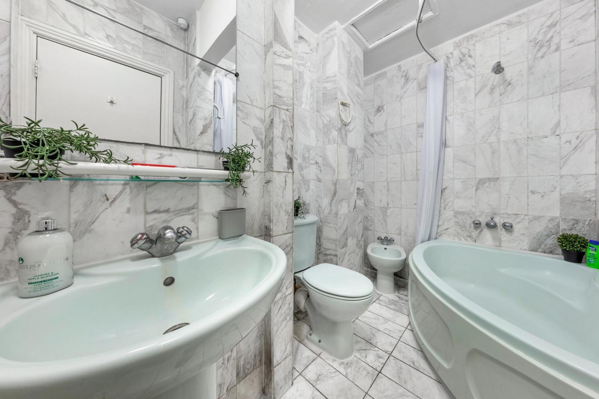205bak Apartment