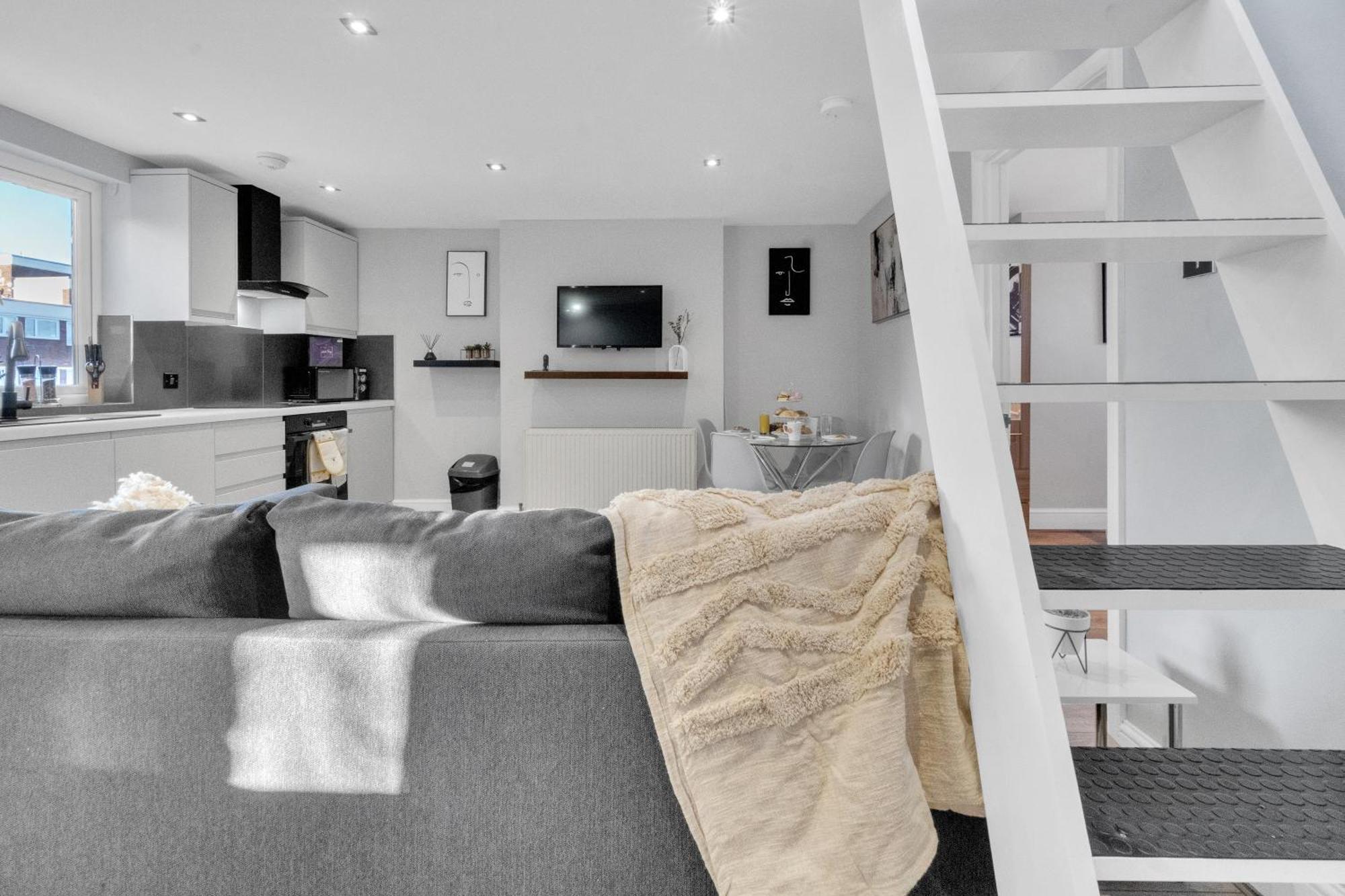 Homely - King's Cross * London