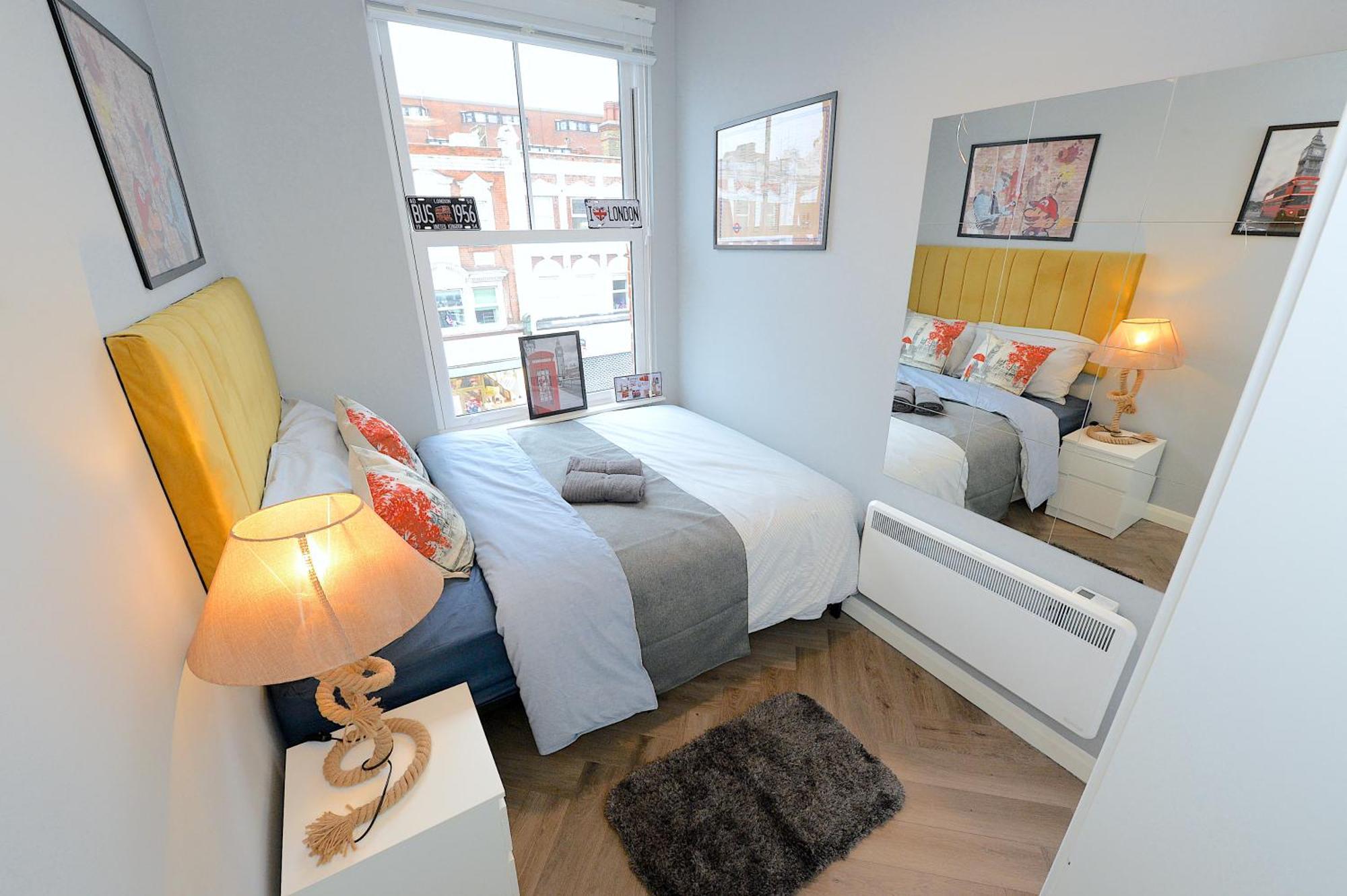 2 Bed Terraced Flat Piccadilly Line Appartement *