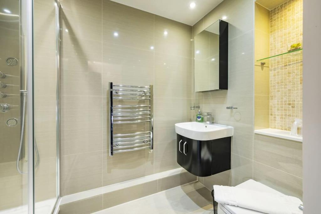 2-hosted By Sweetstay Appartement *