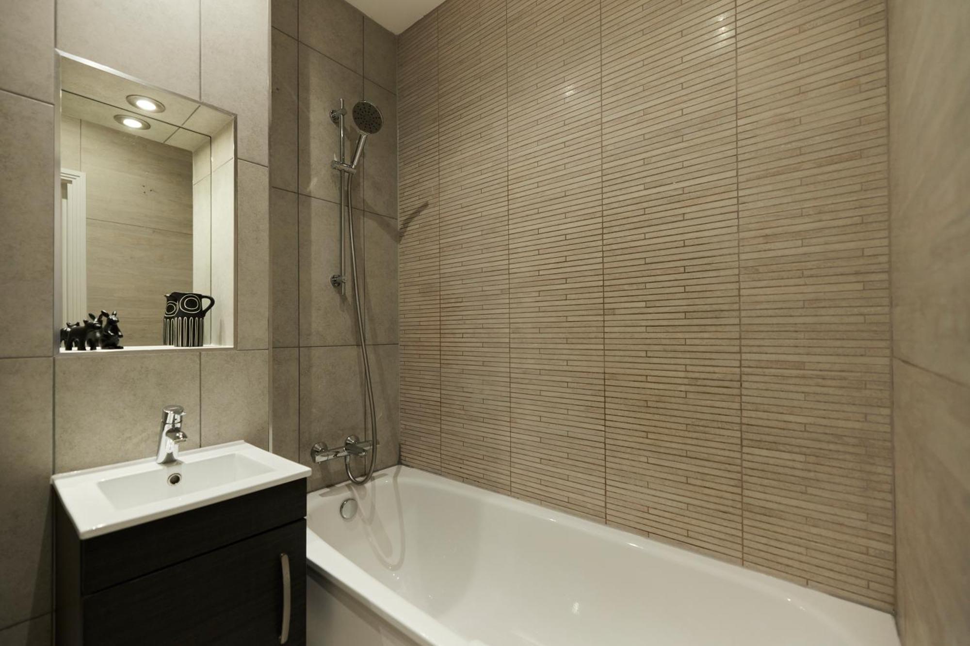 The Harlesden Escape - Spacious 3bdr Flat With Balcony Leilighet London
