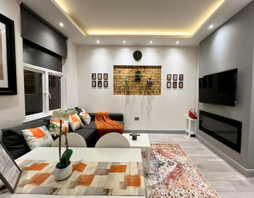 Warm 1-bedroom Apartment