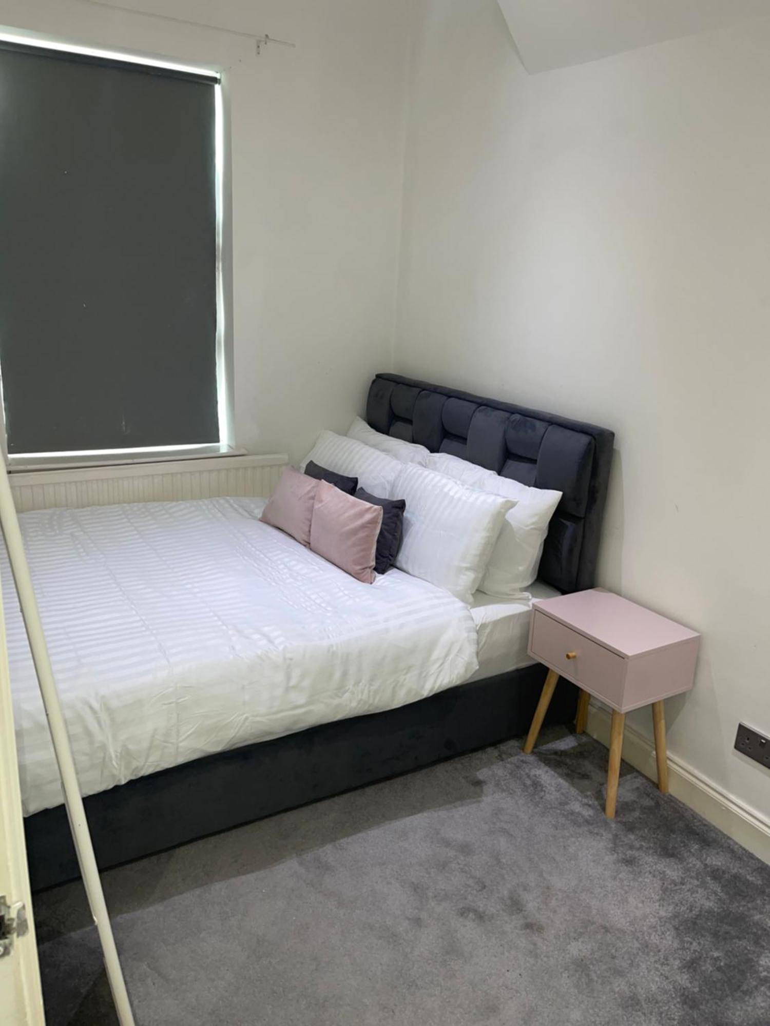 Spacious 2 Bedroom With Garden And Driveway Near Wimbledon Appartement Londen