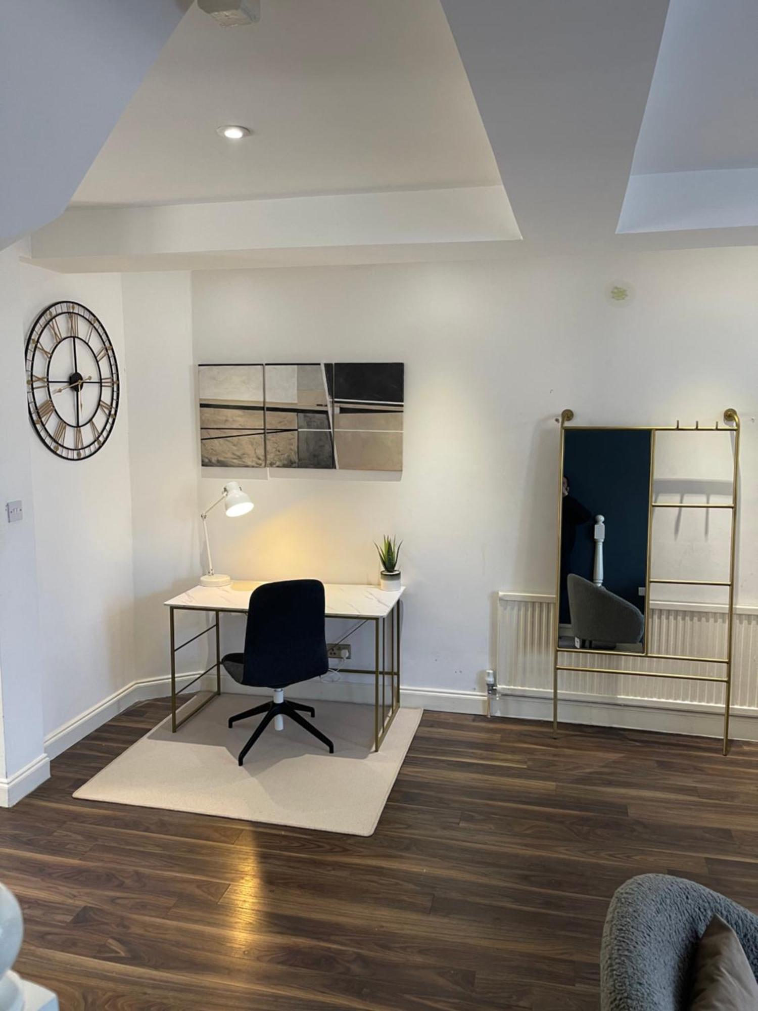 Spacious 2 Bedroom With Garden And Driveway Near Wimbledon Appartement