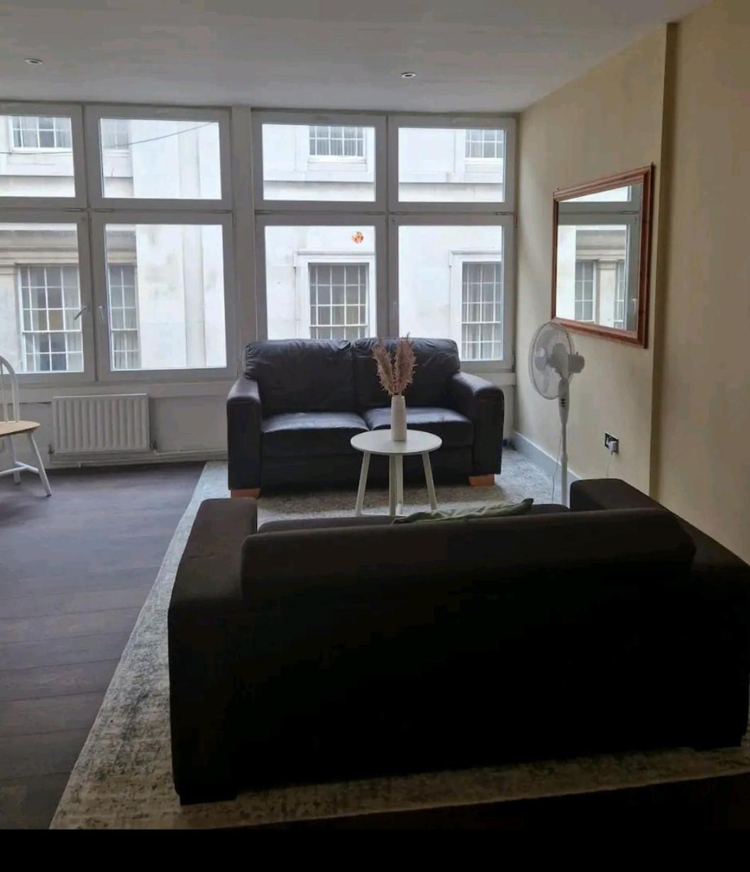 Homestay Affordable In Shared Flat, Bridge London
