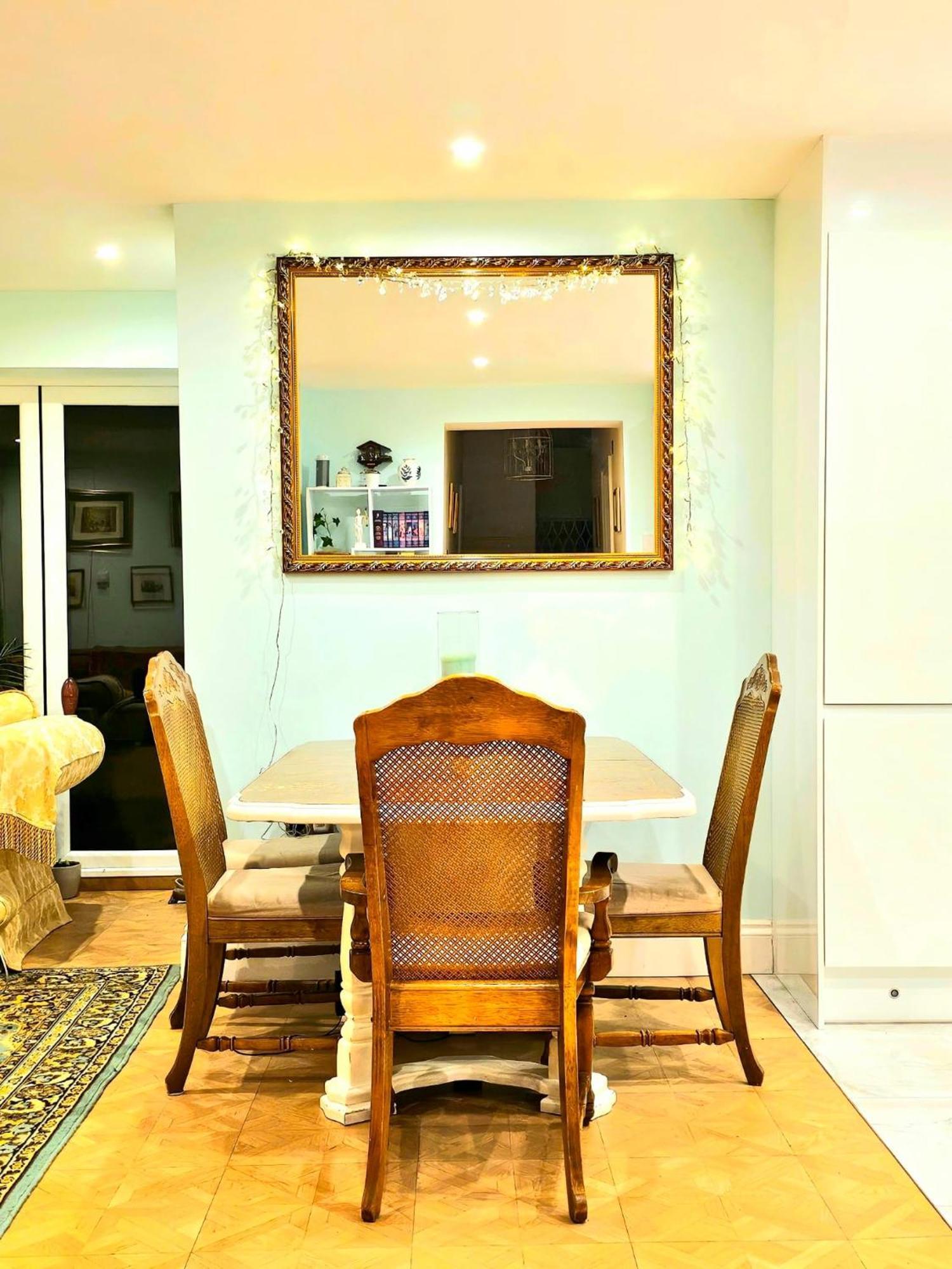 Appartement Spacious Refurbished Flat With A Garden Near Tube, Train, Thames And The Center Londen
